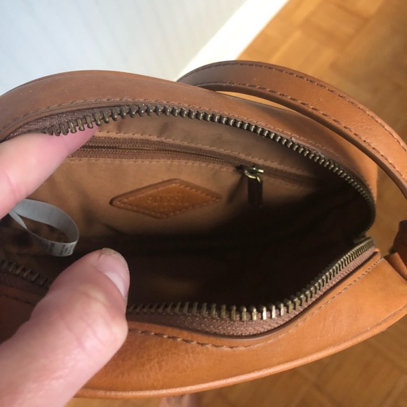 Small leather fossil brand crossbody - Picture 2 of 4